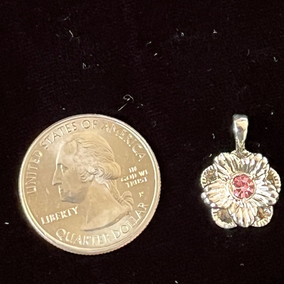 Sophia Fiori pink flower pendant charm - Picture 3 of 4